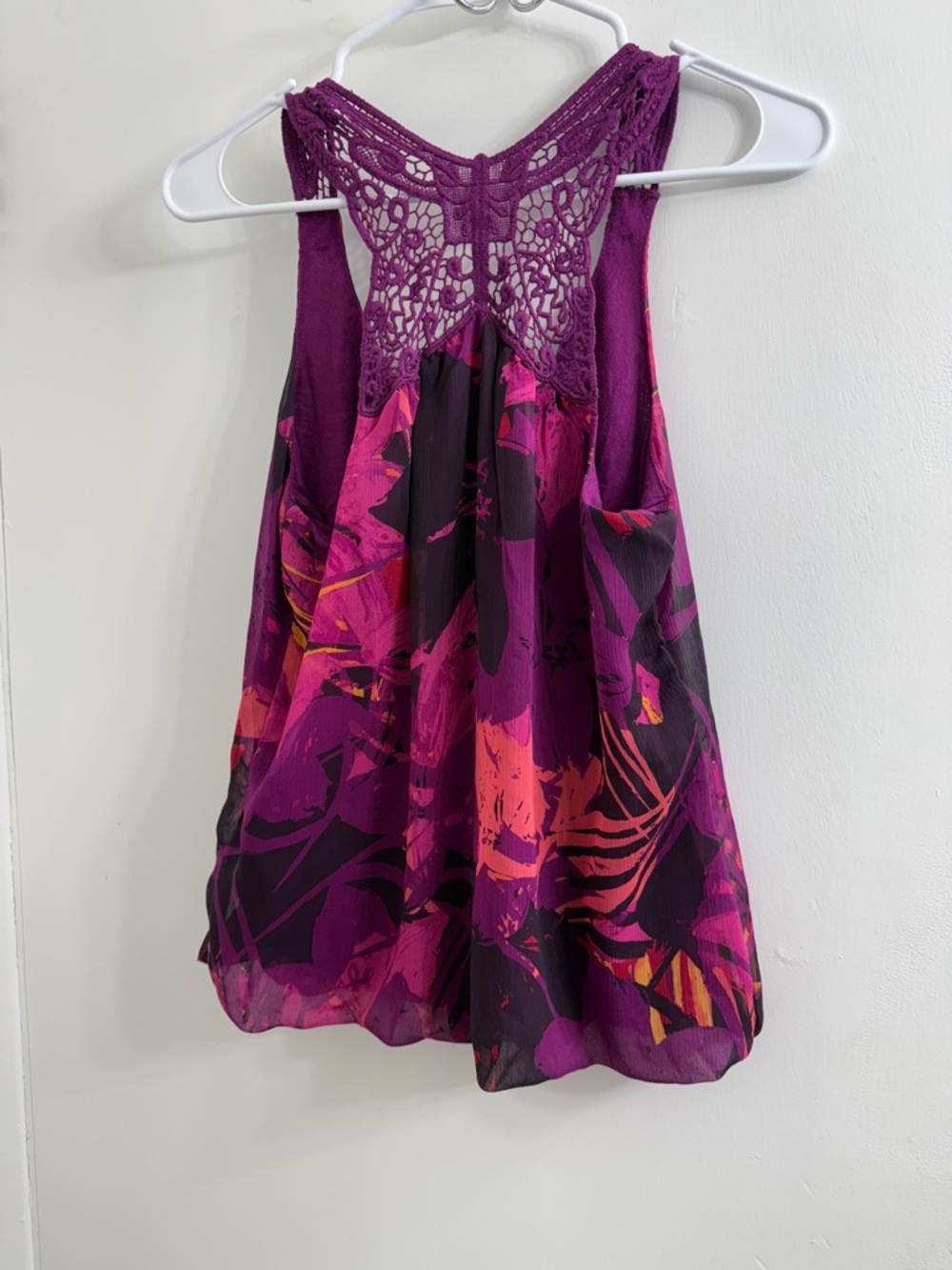 Express Fuchsia & Magenta Floral Lace-Back Camisole - Picture 9 of 10